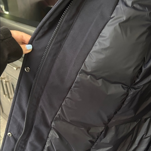 Uniqlo Navy Long Puffer Coat with Plush Detachable Hood - Picture 5 of 12